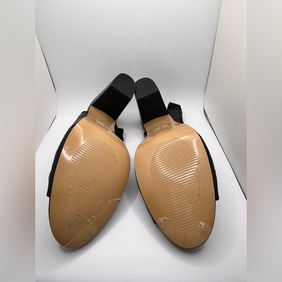 Black Cutout Women's Sandals - Picture 9 of 9